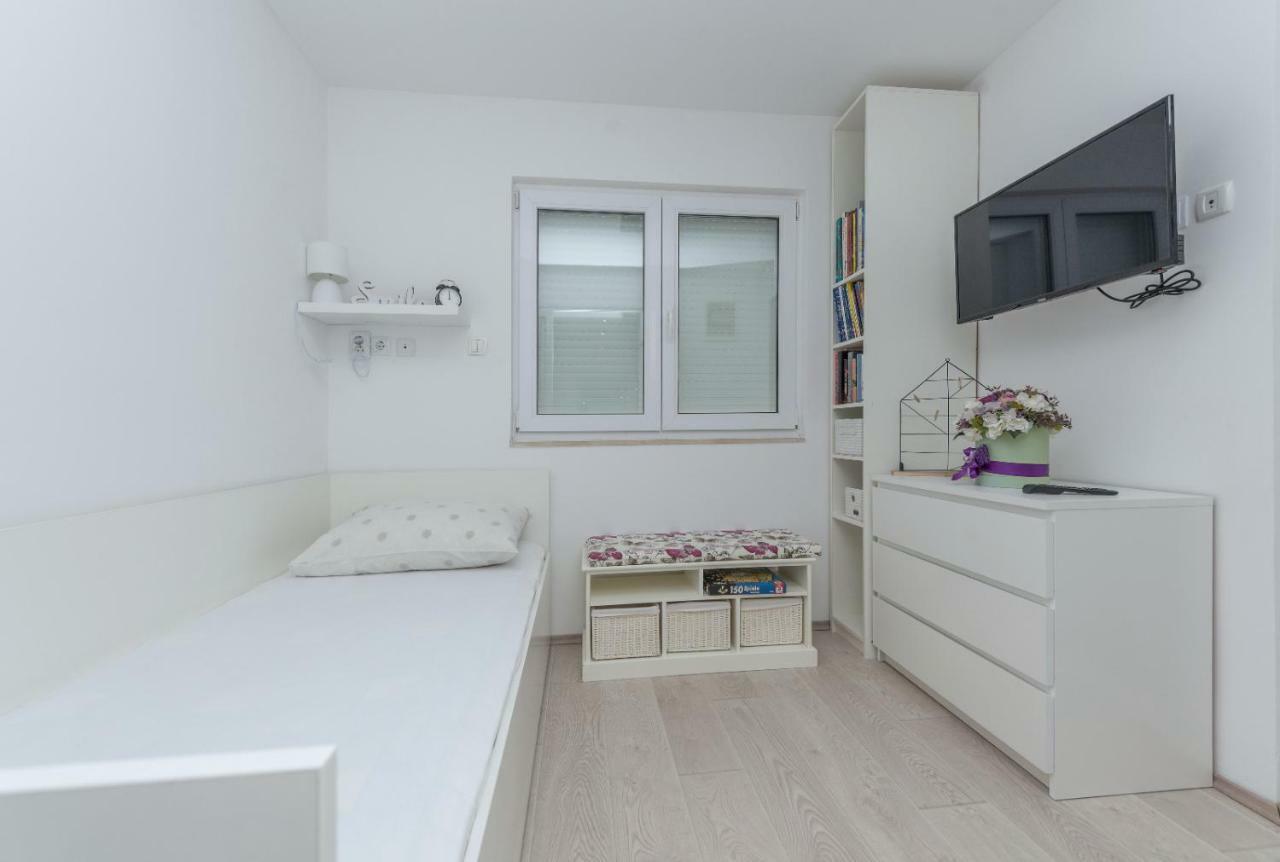 מאקרסקה Apartment Mirjana מראה חיצוני תמונה