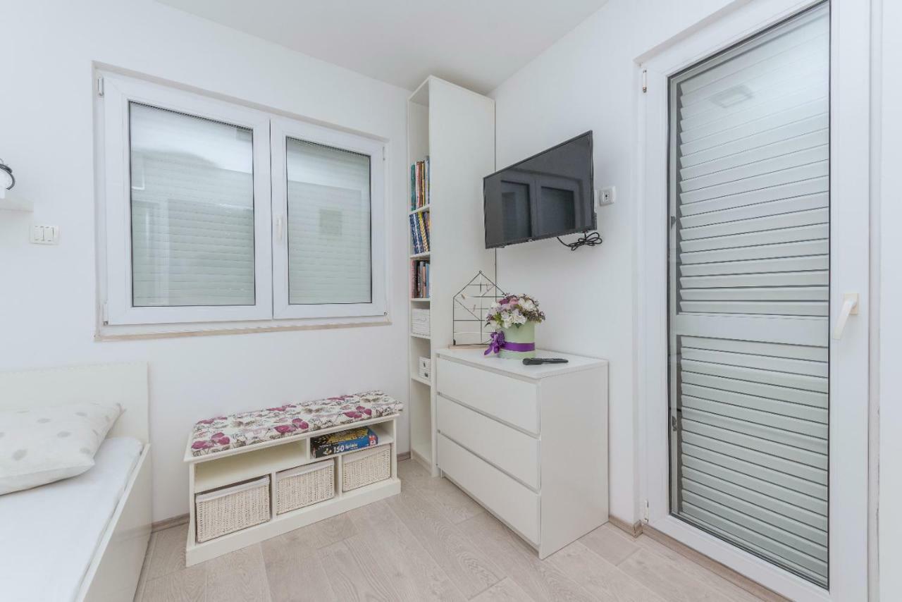 מאקרסקה Apartment Mirjana מראה חיצוני תמונה